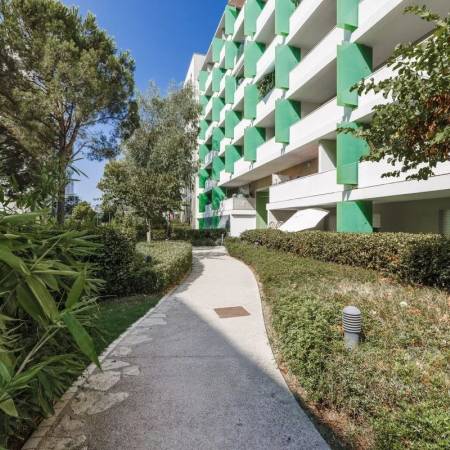 Cliquez pour en savoir plus...